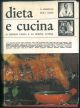 Dieta e cucina. Il medico parla e la donna cucina.